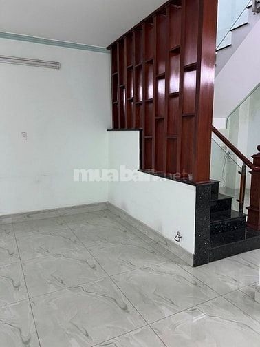 870tr cần bán nhanh nhà rộng đẹp nằm gần QL1A