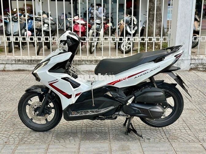 Bán xe AB 8/2021 màu trắng