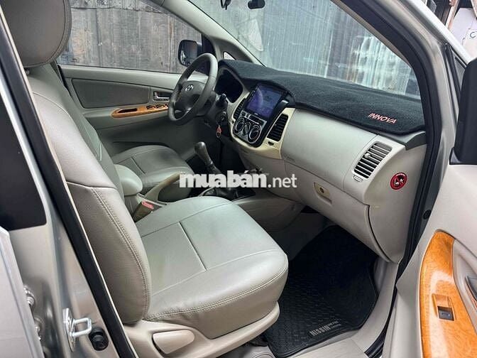 Toyota Innova 2011 G - 128 km