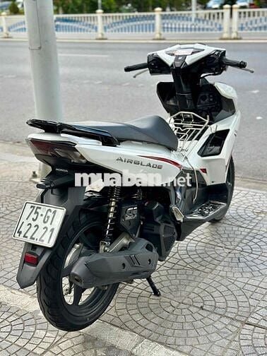 Bán xe AB 8/2021 màu trắng