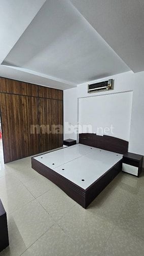 PHÒNG TRỌ CÓ CHỔ ĐẬU Ô TÔ, MẶT TIỀN, CỬA SỔ, BAN CÔNG ĐẦY ĐỦ