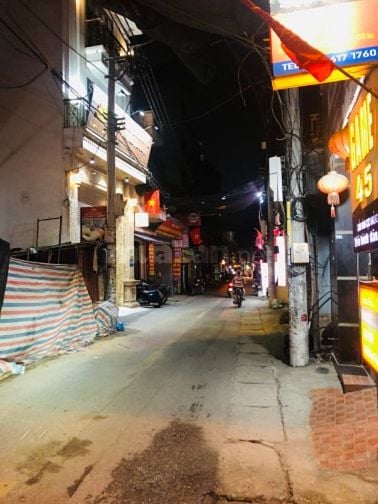 Cho hộ gia đình thuê để ở  hoặc kinh doanh