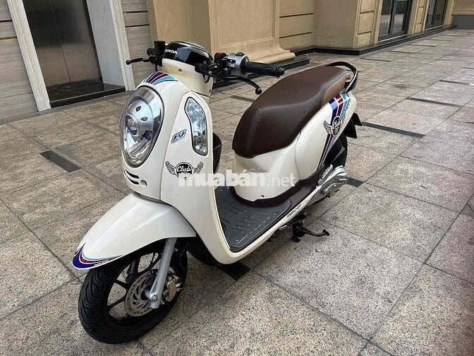 Scoopy 110 nhập thái lan màu trắng kem 2017