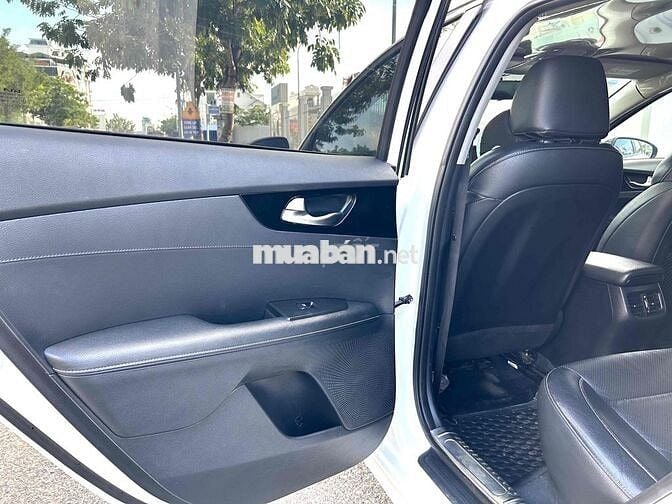 Kia K3 2022 1.6 MT - 100 km