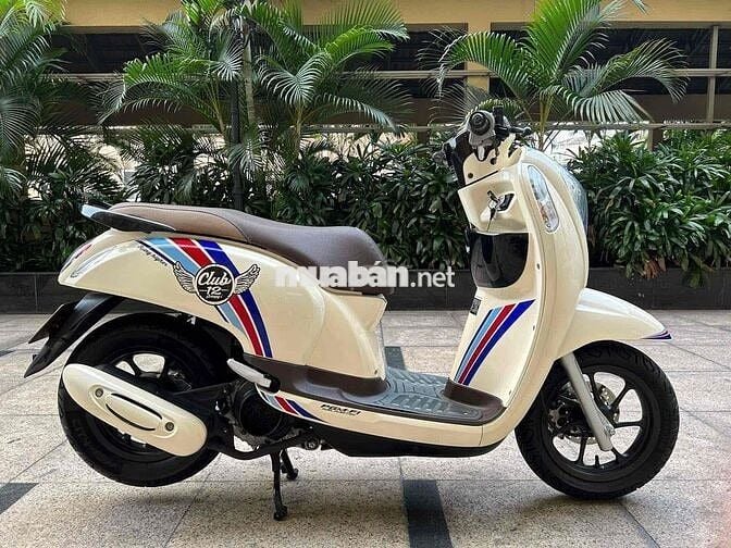 Scoopy 110 nhập thái lan màu trắng kem 2017