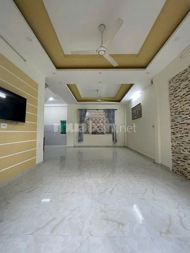 Cho thuê gấp nhà đẹp 8x16m – 4 phòng ngủ, mỗi phòng có WC riêng