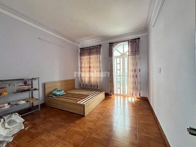 Hót hót!! Bán nhà mặt tiền Huỳnh Tấn Phát, Nhà Bè, Dt 5 x18,5m, 3 lầu,