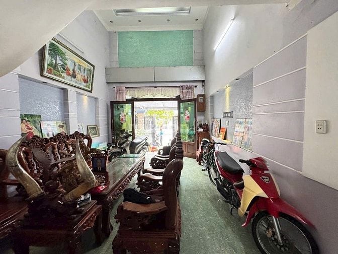 Hót hót!! Bán nhà mặt tiền Huỳnh Tấn Phát, Nhà Bè, Dt 5 x18,5m, 3 lầu,