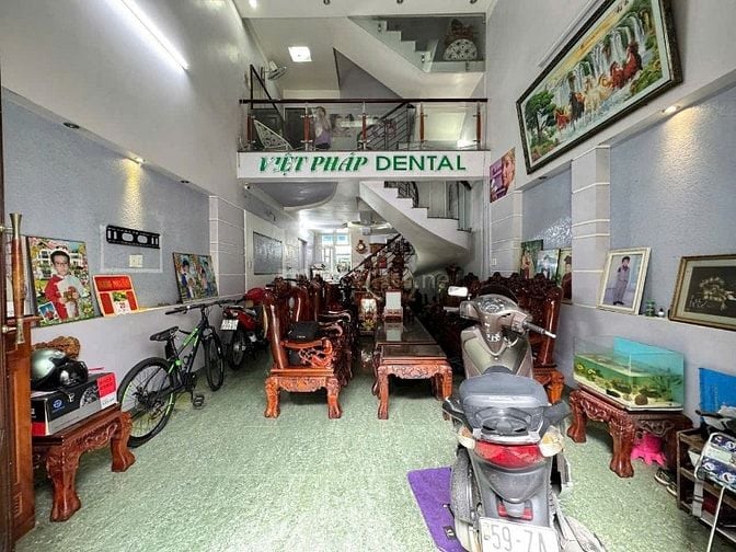 Hót hót!! Bán nhà mặt tiền Huỳnh Tấn Phát, Nhà Bè, Dt 5 x18,5m, 3 lầu,