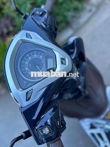 LEAD mẫu 4v còn rất mới