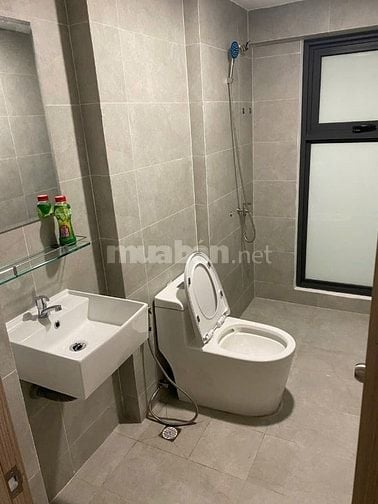 Cho thuê căn hộ tầng 24 view landmark81, tháp bút, căn góc giá 8,5tr