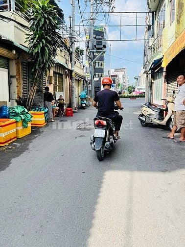 Bán nhà rộng rẻ 3 lầu sau mặt tiền (6x22) 1358/ Quang Trung p3 Gò Vấp 