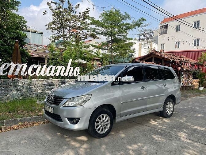 Tôi cần bán chiếc xe ô tô Toyota Innova 2.0E