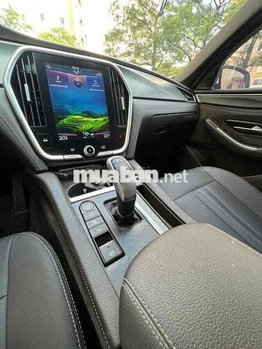 VinFast Lux A2.0 bản Plus 2022