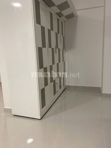 Cho thuê căn hộ tầng 24 view landmark81, tháp bút, căn góc giá 8,5tr