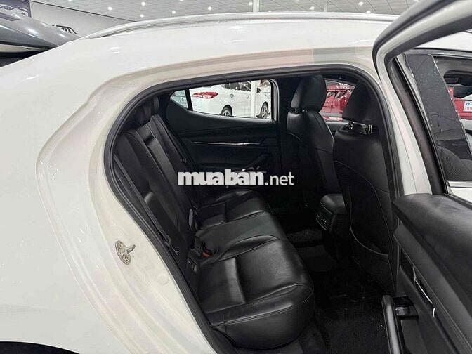 Mazda 3 2.0L Signature Premium -SX2021