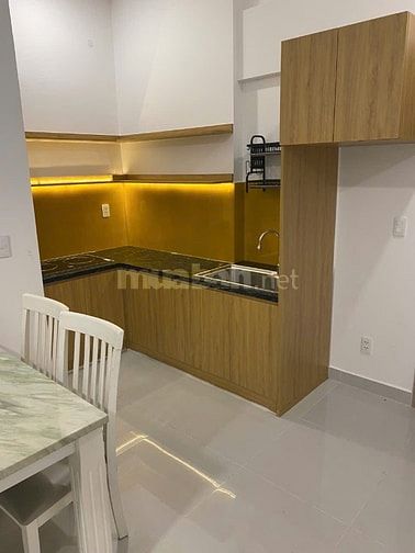 Cho thuê căn hộ tầng 24 view landmark81, tháp bút, căn góc giá 8,5tr