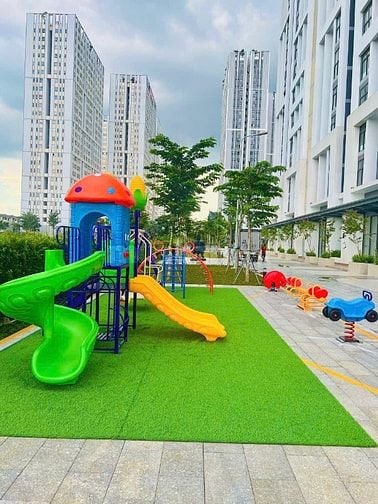 Cho thuê căn hộ tầng 24 view landmark81, tháp bút, căn góc giá 8,5tr