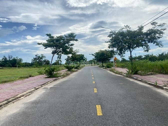 Chợ Lai Nghi (có sổ): Giá sụp hầm 14,1 tr/m2_Bán lô đối diện công viên