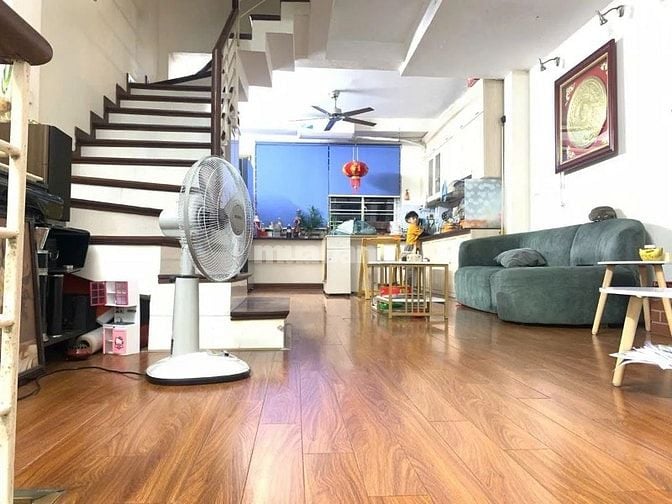 Bán gấp nhà phố Thanh  Xuân ngõ ô tô, mặt tiền gần 5m, giá nhỉnh 11 tỷ