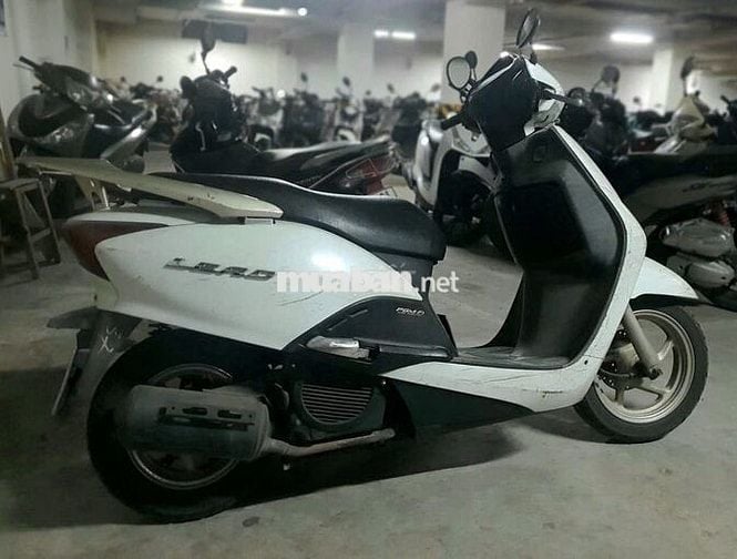 Cần bán xe Lead 2009 màu trắng, chạy mượt