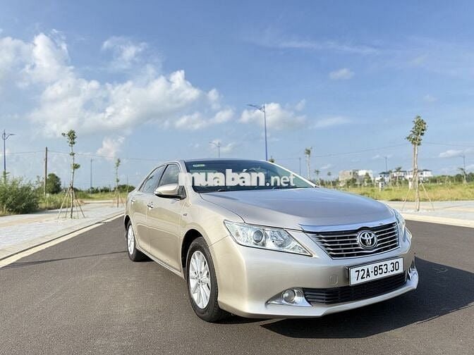 Toyota Camry 2014 2.0E - 90 km