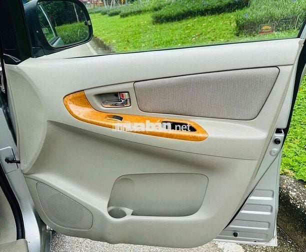 Toyota Innova 2010 G - 200000 km
