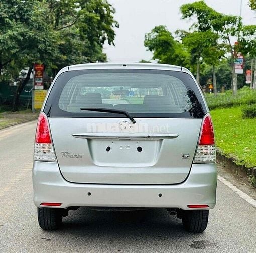 Toyota Innova 2010 G - 200000 km