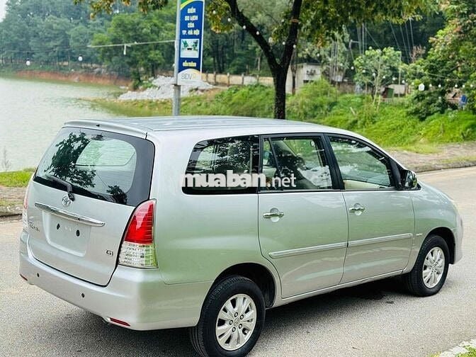 Toyota Innova 2010 G - 200000 km