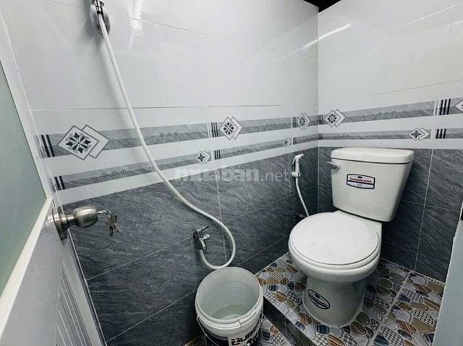 Cho thuê nhà mới xây hẻm 79 bến Phú Định 5 triệu