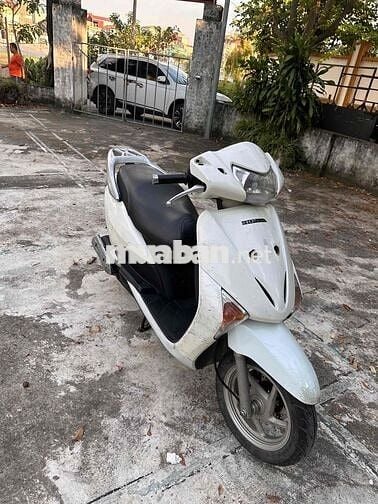 Nhà mình có chiếc xe không đi tới cần bán ạ