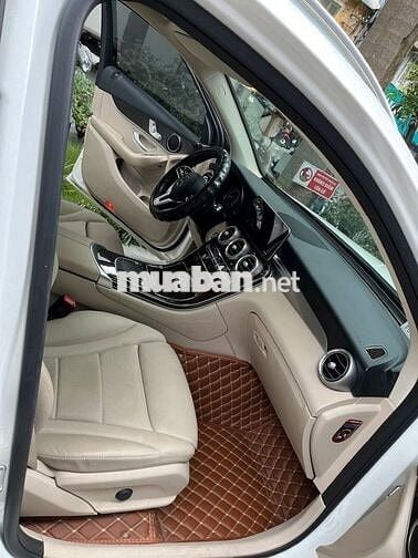 Mercedes Benz GLC 2020 200 - 40000 km