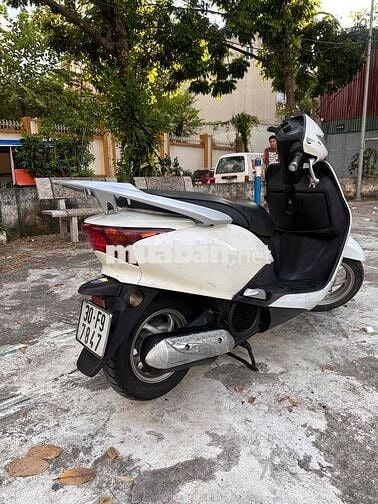 Nhà mình có chiếc xe không đi tới cần bán ạ