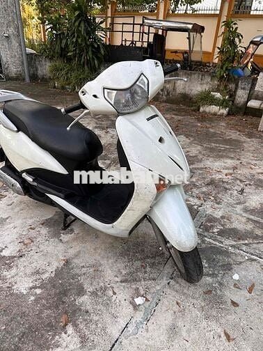 Nhà mình có chiếc xe không đi tới cần bán ạ