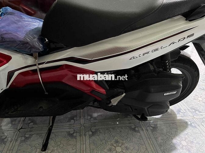 xe air blade màu trắng