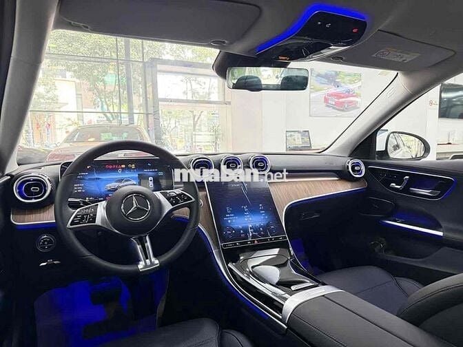 Mercedes Benz GLC Class 2023
