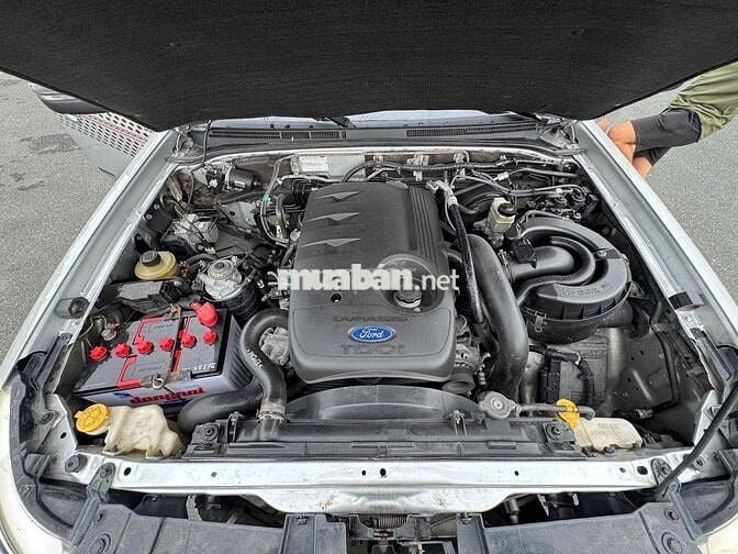 Ford Everest 2011 2.5L 4x2 AT - 138000 km