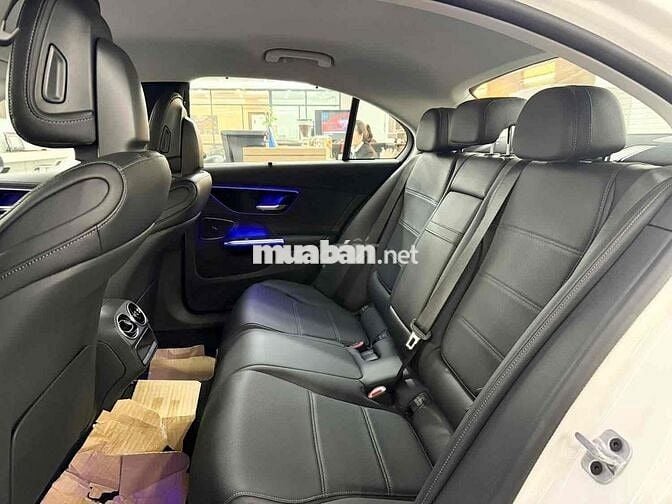 Mercedes Benz GLC Class 2023