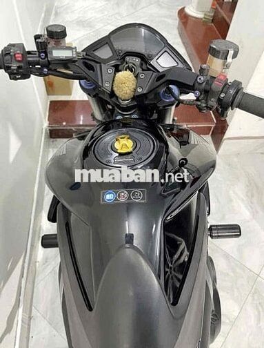 CB1000 abs