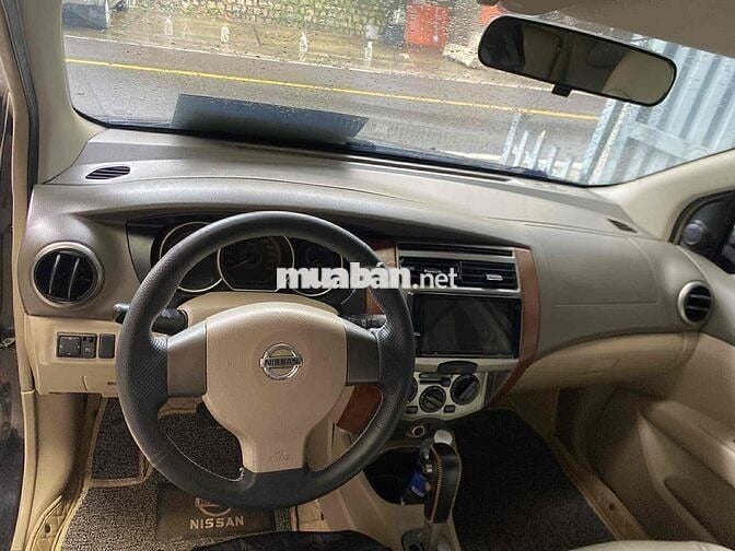 Nissan Grand livina 2010 1.8 AT - 100000 km