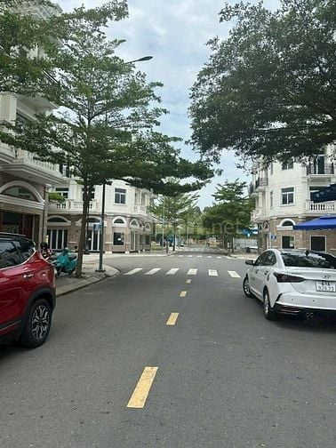 Bán Nhà : Tân Đông Hiệp - Dĩ An - Tp.HCM. dt:4x15m, trệt, 2 lầu