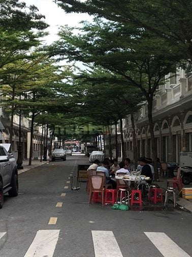 Bán Nhà : Tân Đông Hiệp - Dĩ An - Tp.HCM. dt:4x15m, trệt, 2 lầu