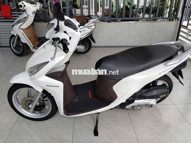 Cần bán xe tay ga Vision màu trắng