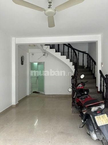 Cho thuê nhà mặt tiền Trần Phú, P.4, Quận 5, 3,8x12m, 2,5 lầu, 4 WC