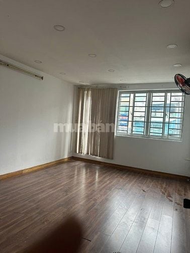Cho thuê nhà mặt tiền Trần Phú, P.4, Quận 5, 3,8x12m, 2,5 lầu, 4 WC