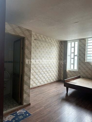 Cho thuê nhà mặt tiền Trần Phú, P.4, Quận 5, 3,8x12m, 2,5 lầu, 4 WC