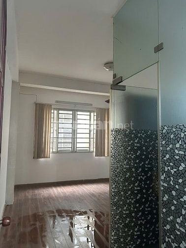 Cho thuê nhà mặt tiền Trần Phú, P.4, Quận 5, 3,8x12m, 2,5 lầu, 4 WC