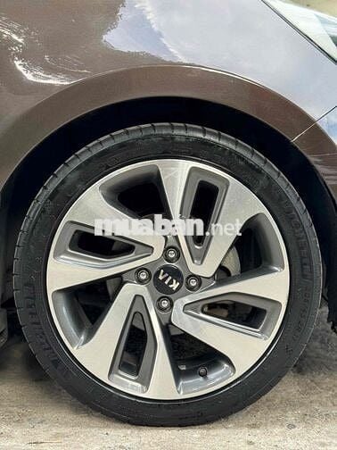 Kia Rio 2015 1.4 AT Hatchback - 95000 km