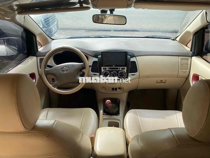 Toyota Innova 2006 G - 120000 km