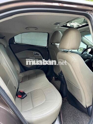 Kia Rio 2015 1.4 AT Hatchback - 95000 km